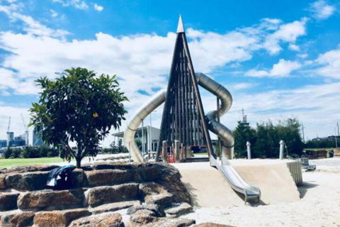 Water Views Lovely 2BRs Free Tram Zone Close To Everything! - Kawana Tourism 6