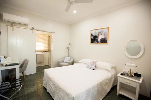 The Block Vista B & B - Kawana Tourism 3
