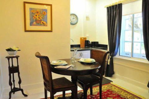 Ornee Cottage - Kawana Tourism 5