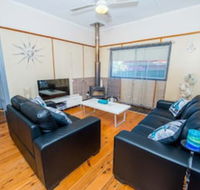 Beach House on James Patterson - Kawana Tourism