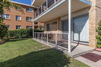 Castaways Unit 1, 17 Shoal Bay Road - Kawana Tourism 0