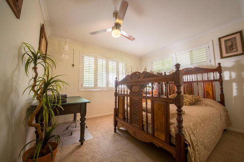 The Tree House. Treetop Living Near The Ocean Coolum Beach QLD Australia - Kawana Tourism 1