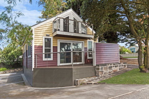 JOHANSSONS PERCH COTTAGE - Kawana Tourism 3