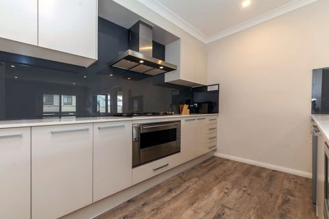 Tomaree Road 19 The Cottage - Kawana Tourism 6