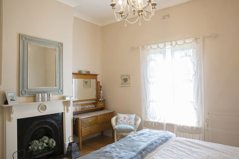 Azalea Cedar-Rose Villa - Kawana Tourism 5