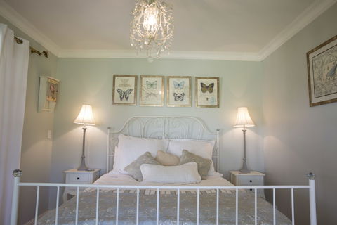 Azalea Cedar-Rose Villa - Kawana Tourism 6