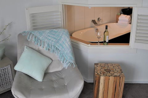 Ulverstone River Edge Apartments - Kawana Tourism 4