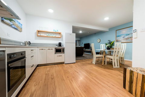 Ulverstone River Edge Apartments - Kawana Tourism 1