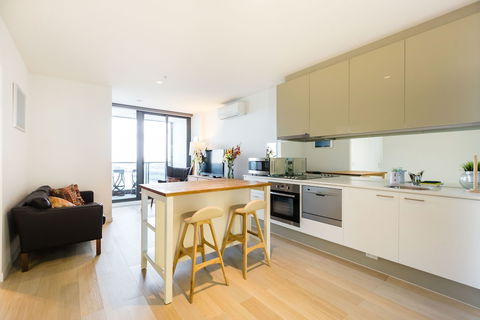 EVA, 1BDR Melbourne Apartment - Kawana Tourism 2