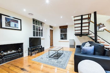 HELENA, 2BDR Fitzroy House - Kawana Tourism 2