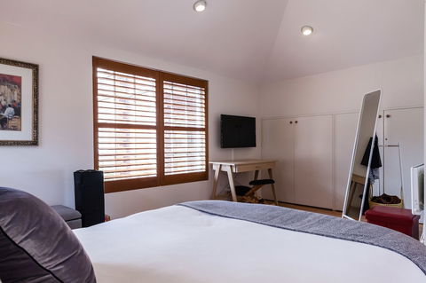 VERA, 1BDR South Melbourne Apartment - Kawana Tourism 0