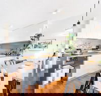 ISAAC 1BDR South Melbourne Apartment