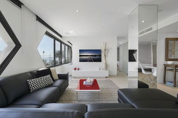 ELAINE, 2BDR St.Kilda Apartment - Kawana Tourism 0