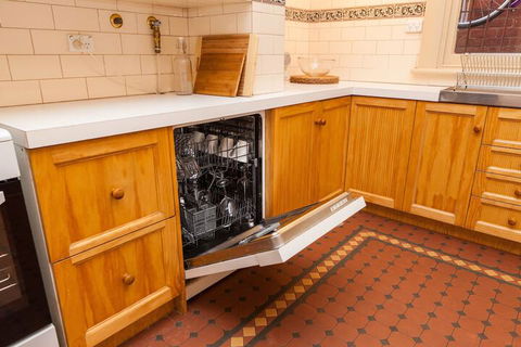 MADELINE, 1BDR Fitzroy Apartment - Kawana Tourism 5