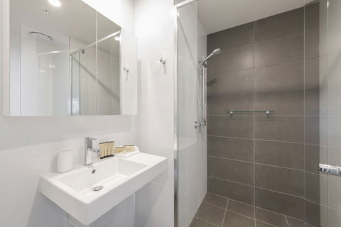 Astra Apartments Newcastle East - Kawana Tourism 1