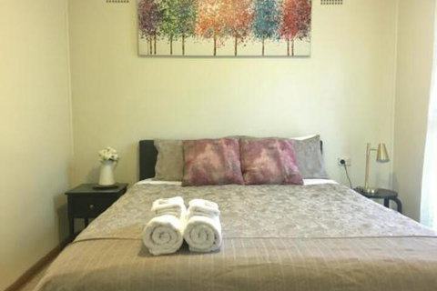 Three Sisters Garden Cottage - Kawana Tourism 7