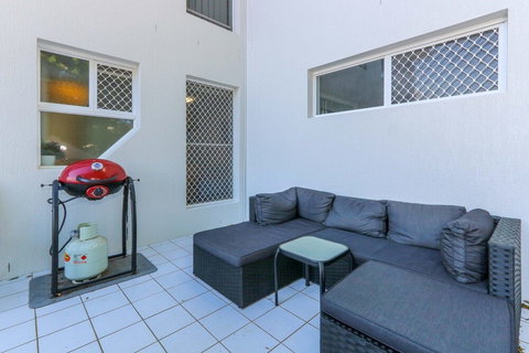 Triton Shores Holiday Apartment - Kawana Tourism 1