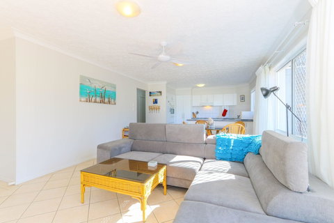 Triton Shores Holiday Apartment - Kawana Tourism 4