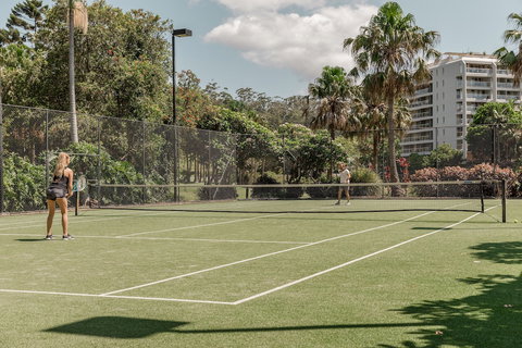 Charlesworth Bay Beach Resort - Kawana Tourism 4