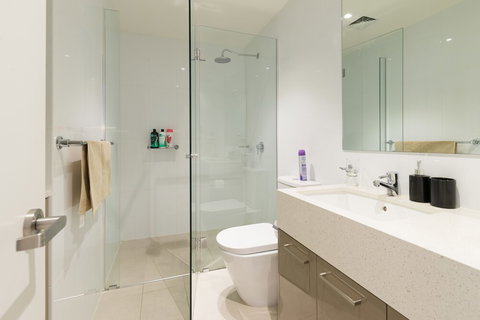 Ther Rich Stunning CBD Apartments - Kawana Tourism 5