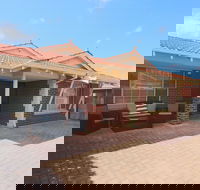 Mindarie Villa - Kawana Tourism