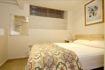 Razorback 7 - Kawana Tourism 1