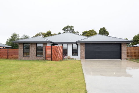 Euphoria House - Kawana Tourism 1