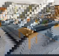 'Matilda' - Spacious  centrally located with great lake views - Kawana Tourism