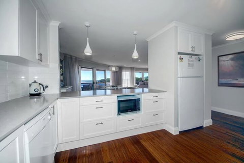 The Anchorage Unit 12 / 9 Laman Street - Kawana Tourism 5