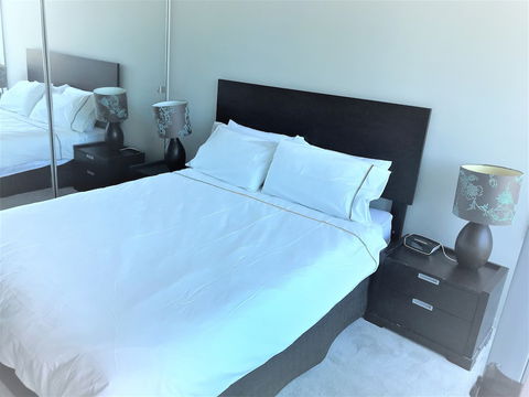Readyset Apartments At Central Pier - Kawana Tourism 6