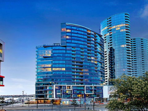 Readyset Apartments At Central Pier - Kawana Tourism 0