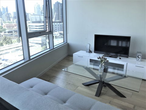 Readyset Apartments At Central Pier - Kawana Tourism 4