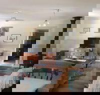 Charm on Douglas - Kawana Tourism