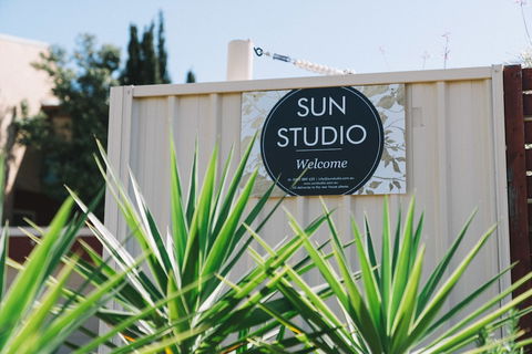 Sun Studio At Quinns Beach - Kawana Tourism 2