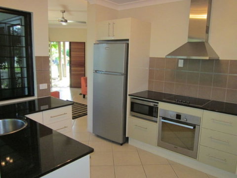 Hai Villa Port Douglas - Kawana Tourism 3