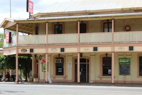 Royal Exchange Hotel - Kawana Tourism 0