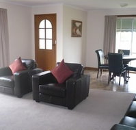 Parklake Holiday Units - Kawana Tourism