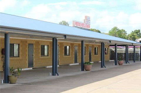 Westside Tavern And Motel - Kawana Tourism 6