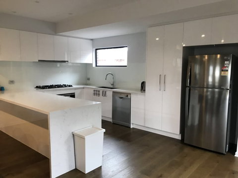 Glen Manor 1 - Kawana Tourism 2