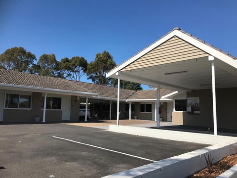 Ulladulla Motel - Kawana Tourism 0