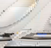 Grandview Accommodation - The Flaxley Apartments - Kawana Tourism