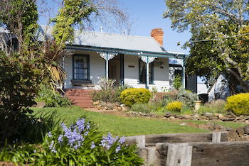 Gladville - Kawana Tourism 0