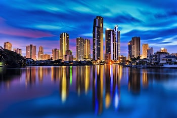 Amalfi Executive 5 Bedroom Home - Kawana Tourism 0