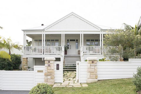 A PERFECT STAY - Coonanga Beach House - Kawana Tourism 5