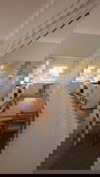 Beach Style Living In Maroubra - Kawana Tourism 1