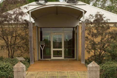 Yalumba Menzies Retreat - Kawana Tourism 1