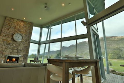 Ironstone Romantic Couples Retreat - Kawana Tourism 0