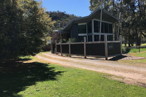 Ironstone Romantic Couples Retreat - Kawana Tourism 5
