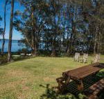 Tuppys on the Lake - Kawana Tourism