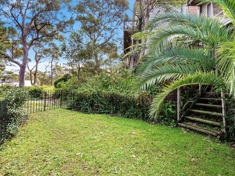 Copacabana Treehouse 36 Oceano Street Copacabana - Kawana Tourism 5